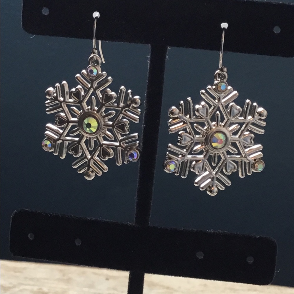 Silver snowflake earrings,new